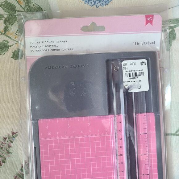 American Crafts 12-Inch Portable Combo Trimmer for Paper Crafts Scrapbooking NWT - Picture 8 of 16